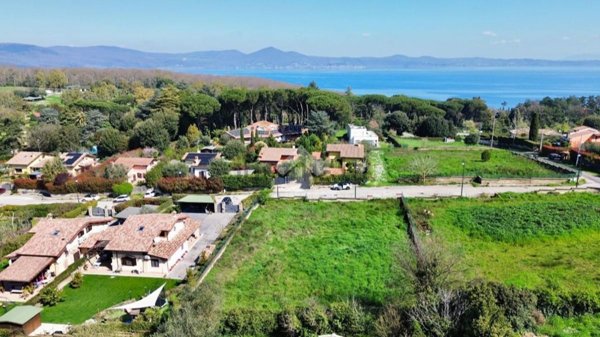 casa indipendente in vendita a Bracciano