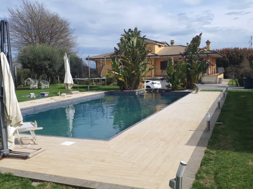 casa indipendente in vendita a Bracciano in zona Vigna di Valle