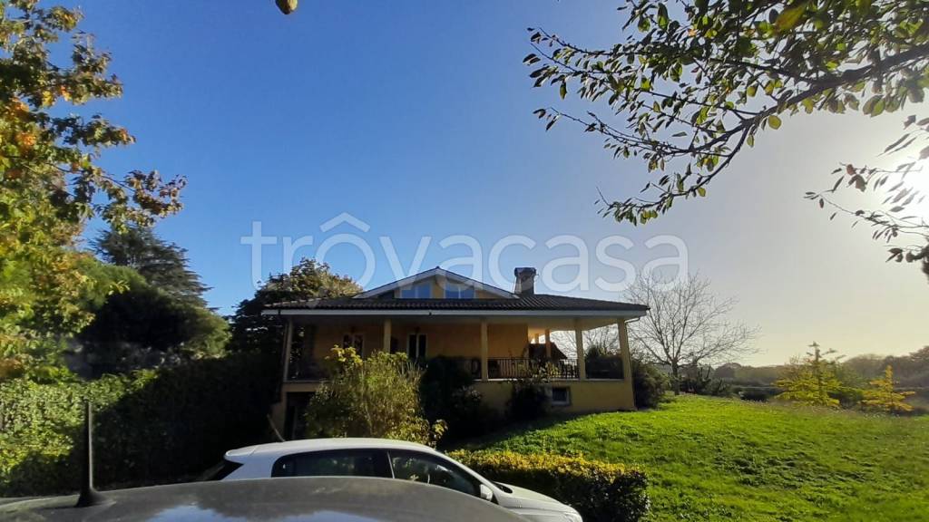 casa indipendente in vendita a Bracciano