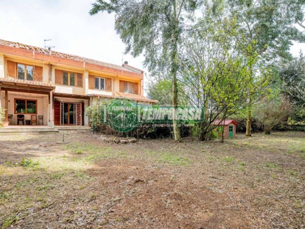 casa indipendente in vendita a Bracciano