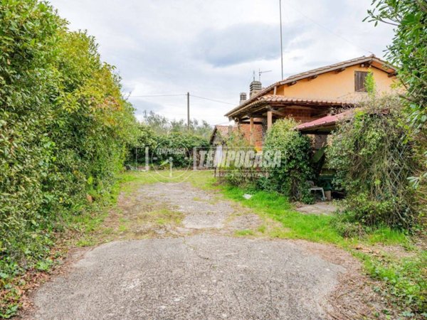 casa indipendente in vendita a Bracciano