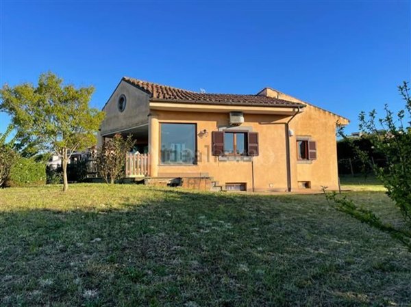 casa indipendente in vendita a Bracciano
