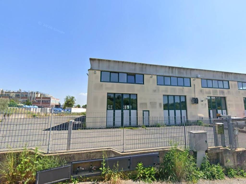 locale di sgombero in vendita a Bracciano