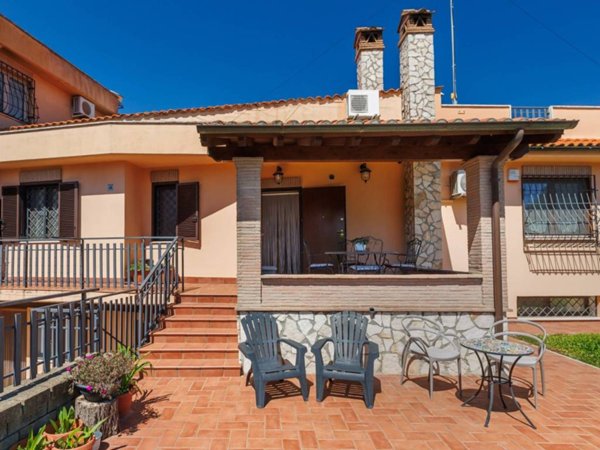 casa indipendente in vendita a Bracciano