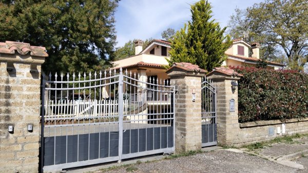casa indipendente in vendita a Bracciano