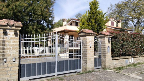 casa indipendente in vendita a Bracciano