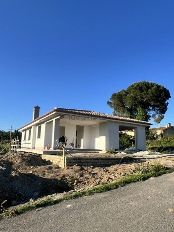 casa indipendente in vendita a Bracciano