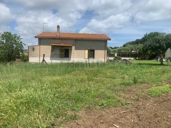 casa indipendente in vendita a Bracciano