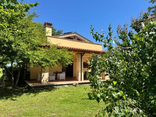 casa indipendente in vendita a Bracciano in zona Vigna di Valle