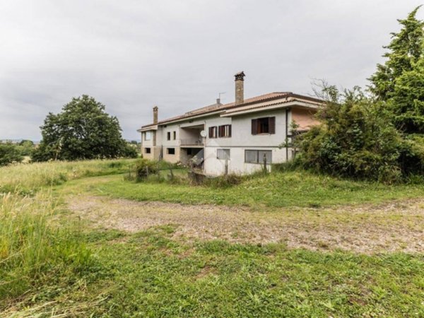 casa indipendente in vendita a Bracciano in zona Vigna di Valle