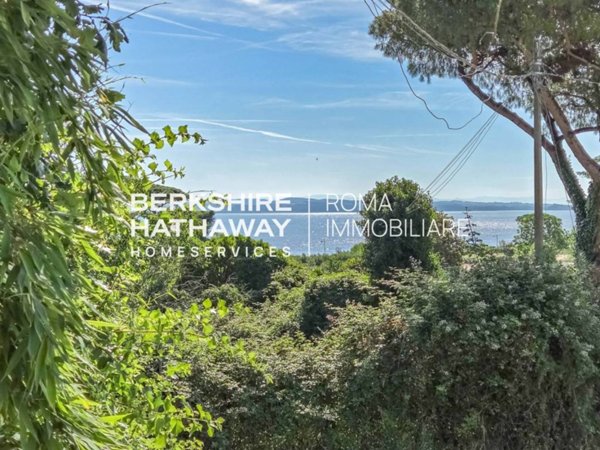 casa indipendente in vendita a Bracciano