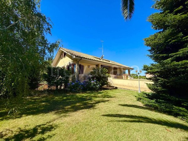 casa indipendente in vendita a Bracciano