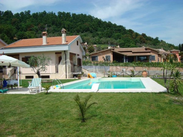 casa indipendente in vendita a Bracciano