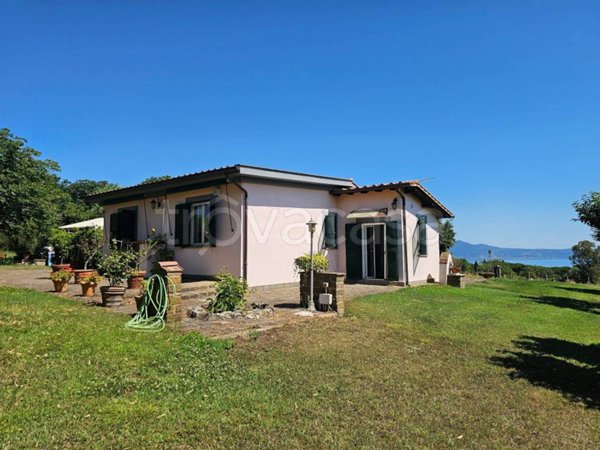 casa indipendente in vendita a Bracciano
