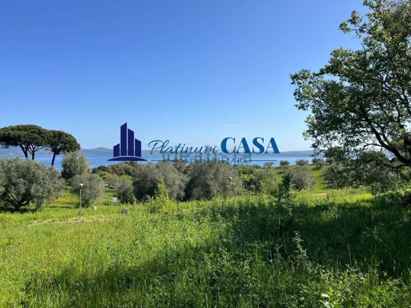 terreno edificabile in vendita a Bracciano in zona Vigna di Valle
