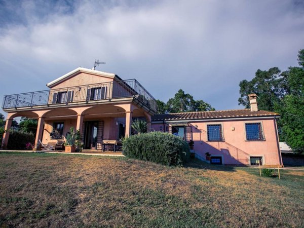 casa indipendente in vendita a Bracciano