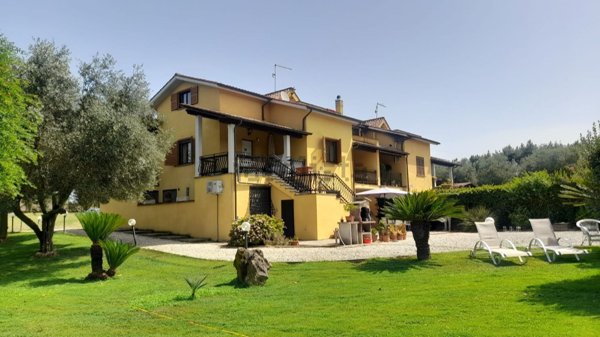 casa indipendente in vendita a Bracciano