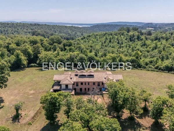 villa in vendita a Bracciano in zona Pisciarelli