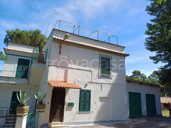 casa indipendente in vendita a Bracciano