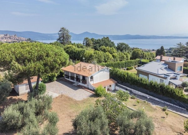 casa indipendente in vendita a Bracciano