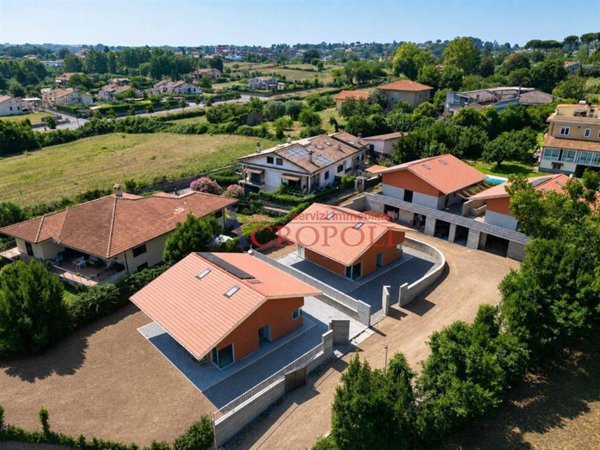 casa indipendente in vendita a Bracciano
