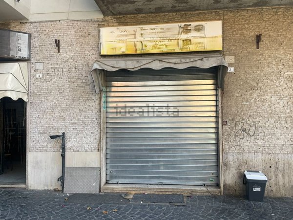 locale commerciale in vendita a Bracciano