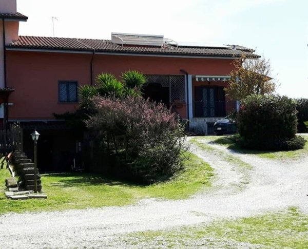 casa indipendente in vendita a Bracciano