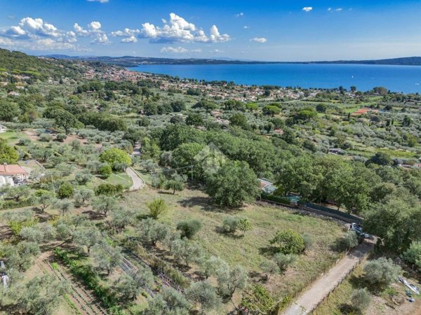 terreno in vendita a Bracciano in zona Vicarello