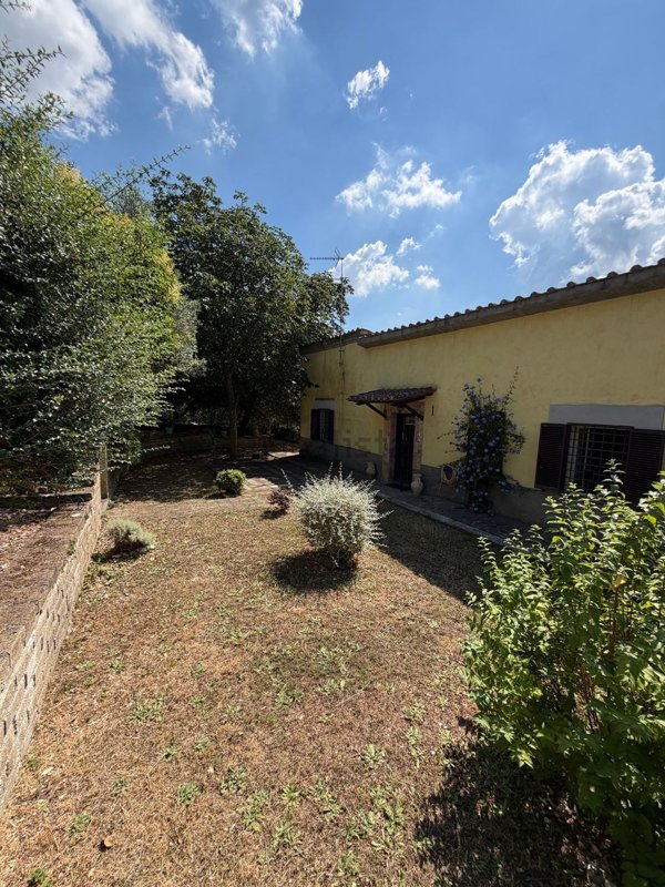 appartamento in vendita a Bracciano in zona Pisciarelli