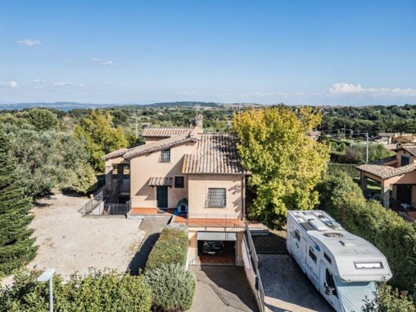 casa indipendente in vendita a Bracciano