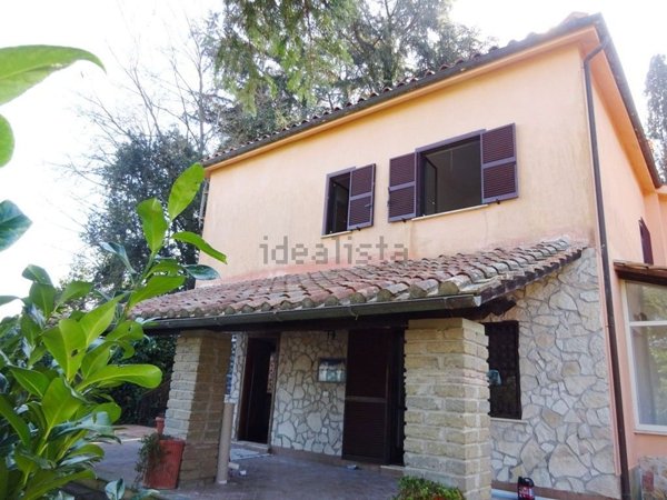 casa indipendente in vendita a Bracciano