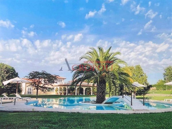 casa indipendente in vendita a Bracciano