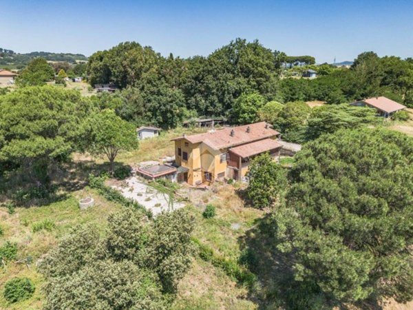 casa indipendente in vendita a Bracciano