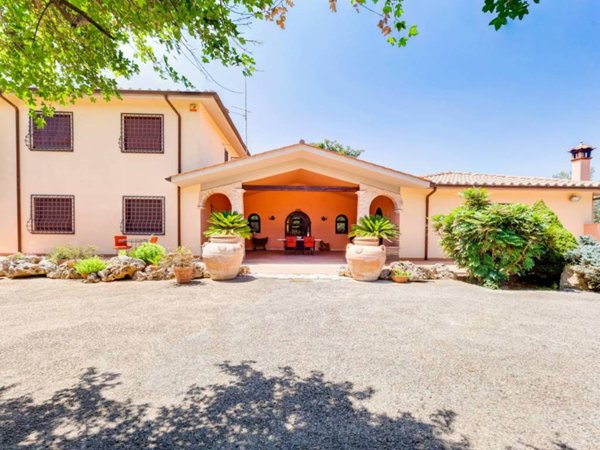 casa indipendente in vendita a Campagnano di Roma