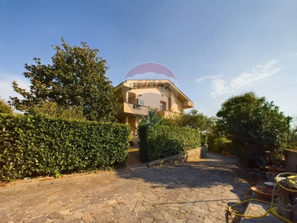 casa indipendente in vendita a Campagnano di Roma