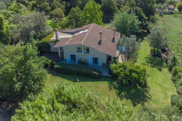 casa indipendente in vendita a Campagnano di Roma