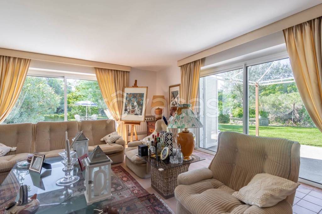 casa indipendente in vendita a Campagnano di Roma