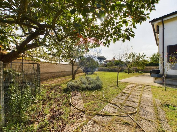 casa indipendente in vendita a Campagnano di Roma