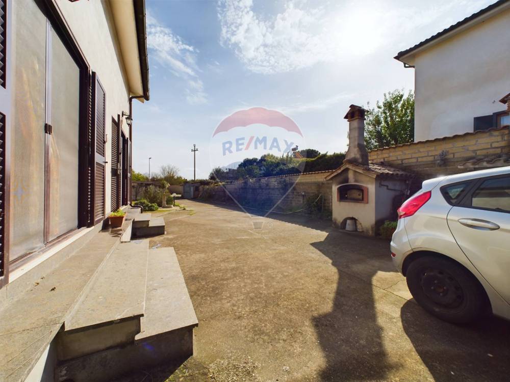 casa indipendente in vendita a Campagnano di Roma