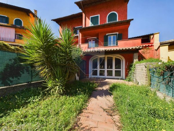 casa indipendente in vendita a Campagnano di Roma