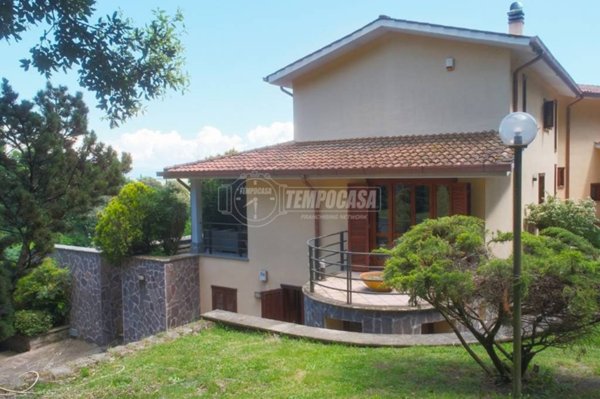 casa indipendente in vendita a Campagnano di Roma