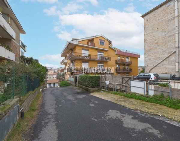 appartamento in vendita a Campagnano di Roma