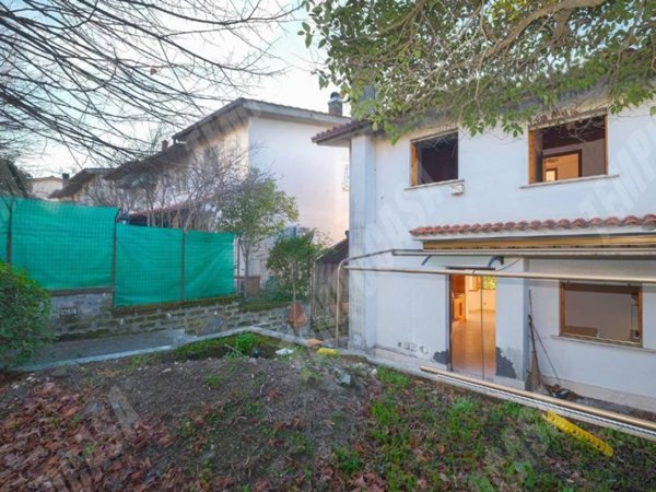 casa indipendente in vendita a Campagnano di Roma