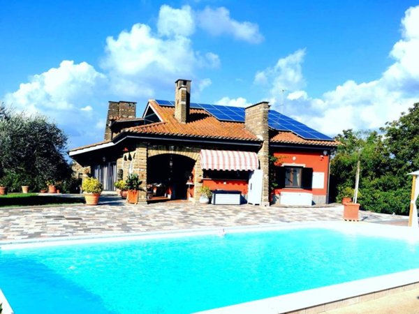 casa indipendente in vendita a Campagnano di Roma