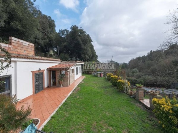 casa indipendente in vendita a Campagnano di Roma
