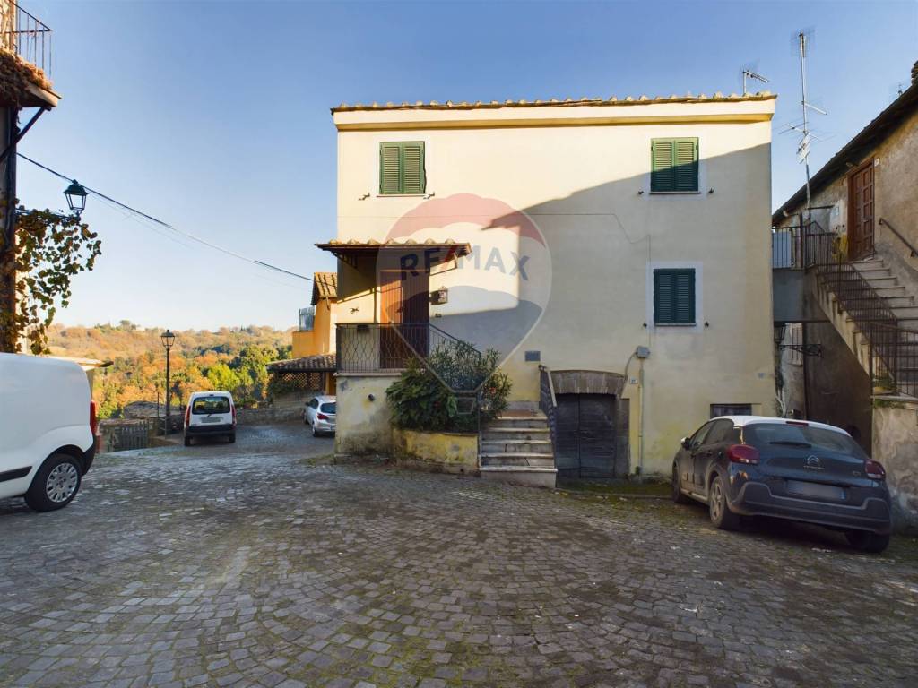 casa indipendente in vendita a Campagnano di Roma