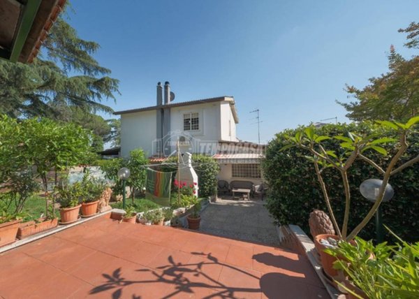 casa indipendente in vendita a Campagnano di Roma