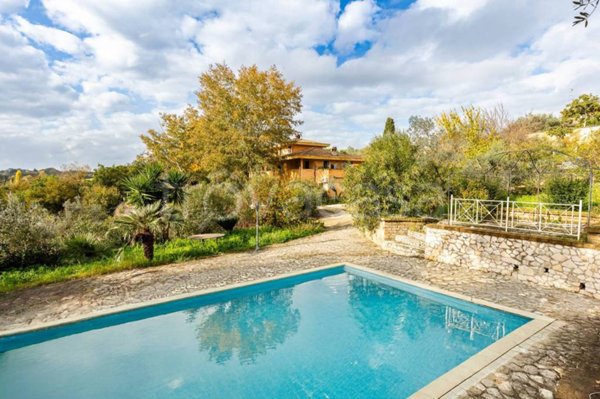 casa indipendente in vendita a Campagnano di Roma