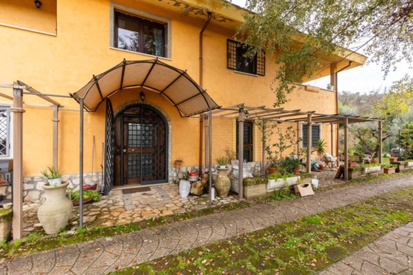 casa indipendente in vendita a Campagnano di Roma