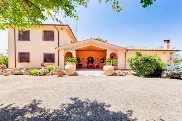 casa indipendente in vendita a Campagnano di Roma